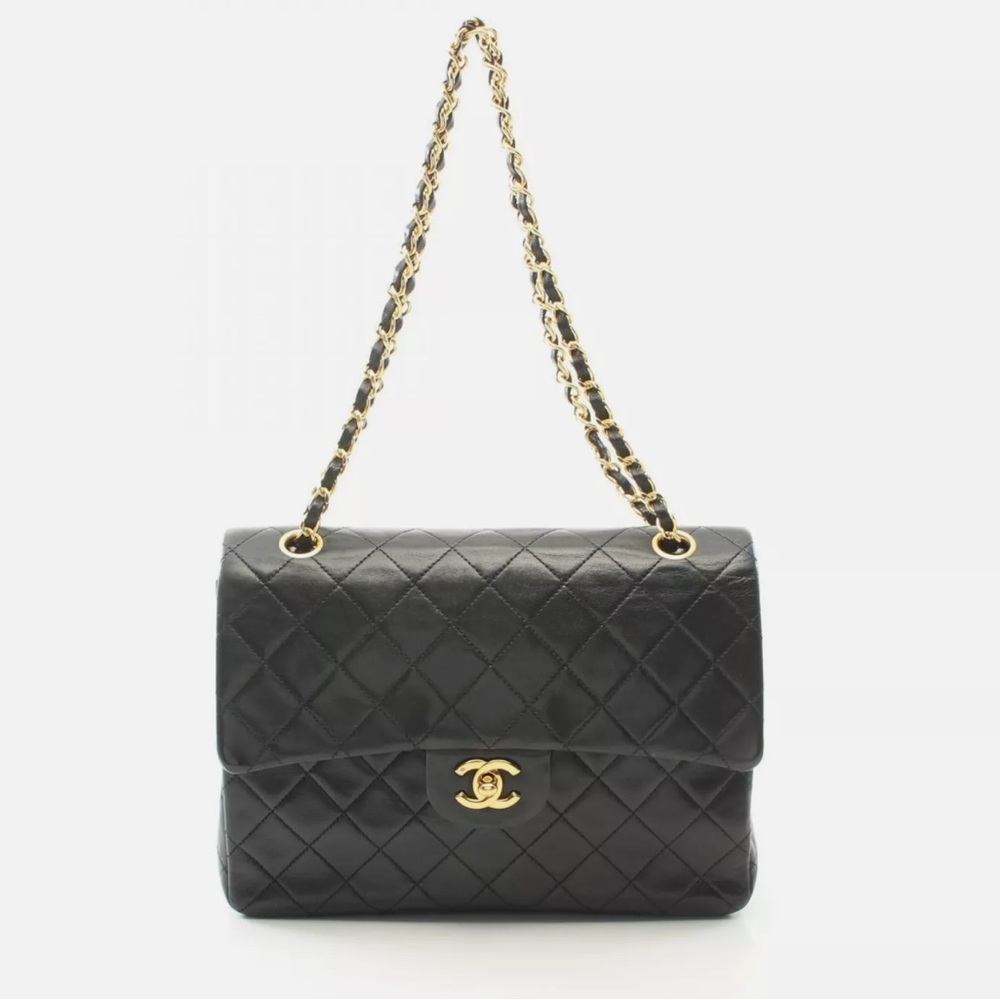 Chanel Classic Flap Bag Exterior Material Lambskin- PRELOVED- BLACK